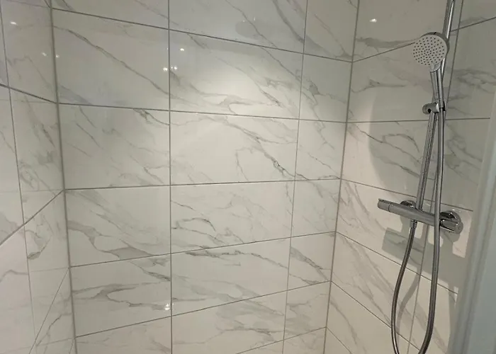 Comfortable Close To Slopes *